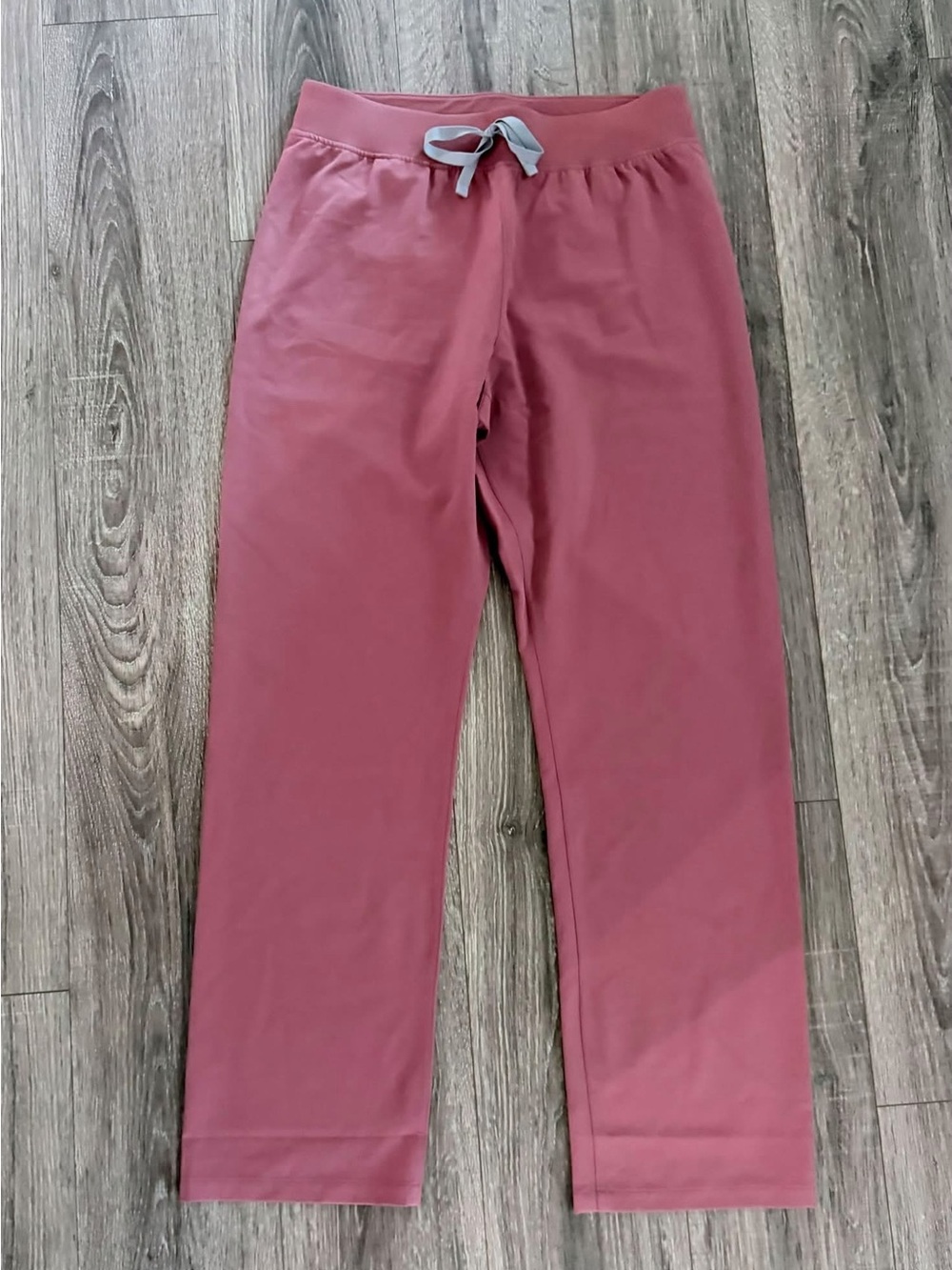 Figs Women's mauve Livingston high waisted basic tall scrub pants